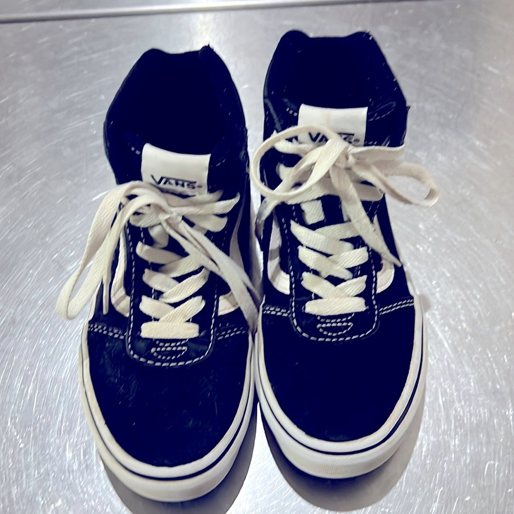 Kids Vans high top sneaker youth 2